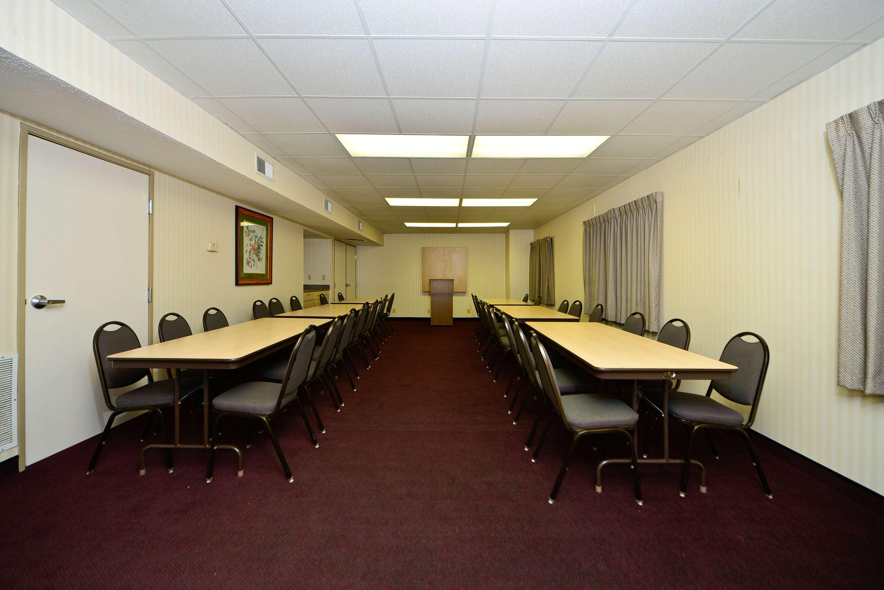 Radisson Oscar Freire Hotel São Paulo Eksteriør billede Meeting room at a typical extended stay hotel