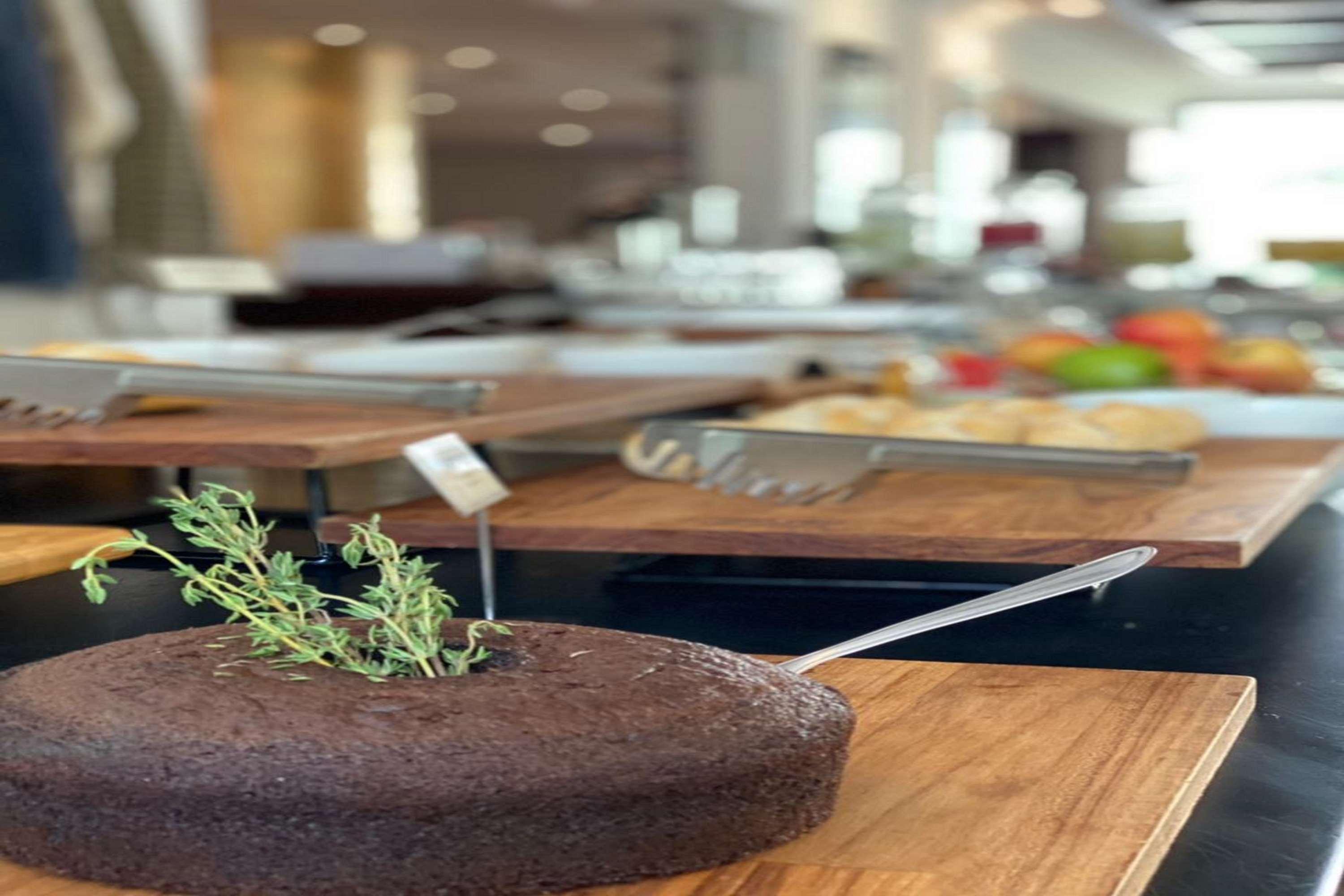 Radisson Oscar Freire Hotel São Paulo Eksteriør billede A chocolate cake