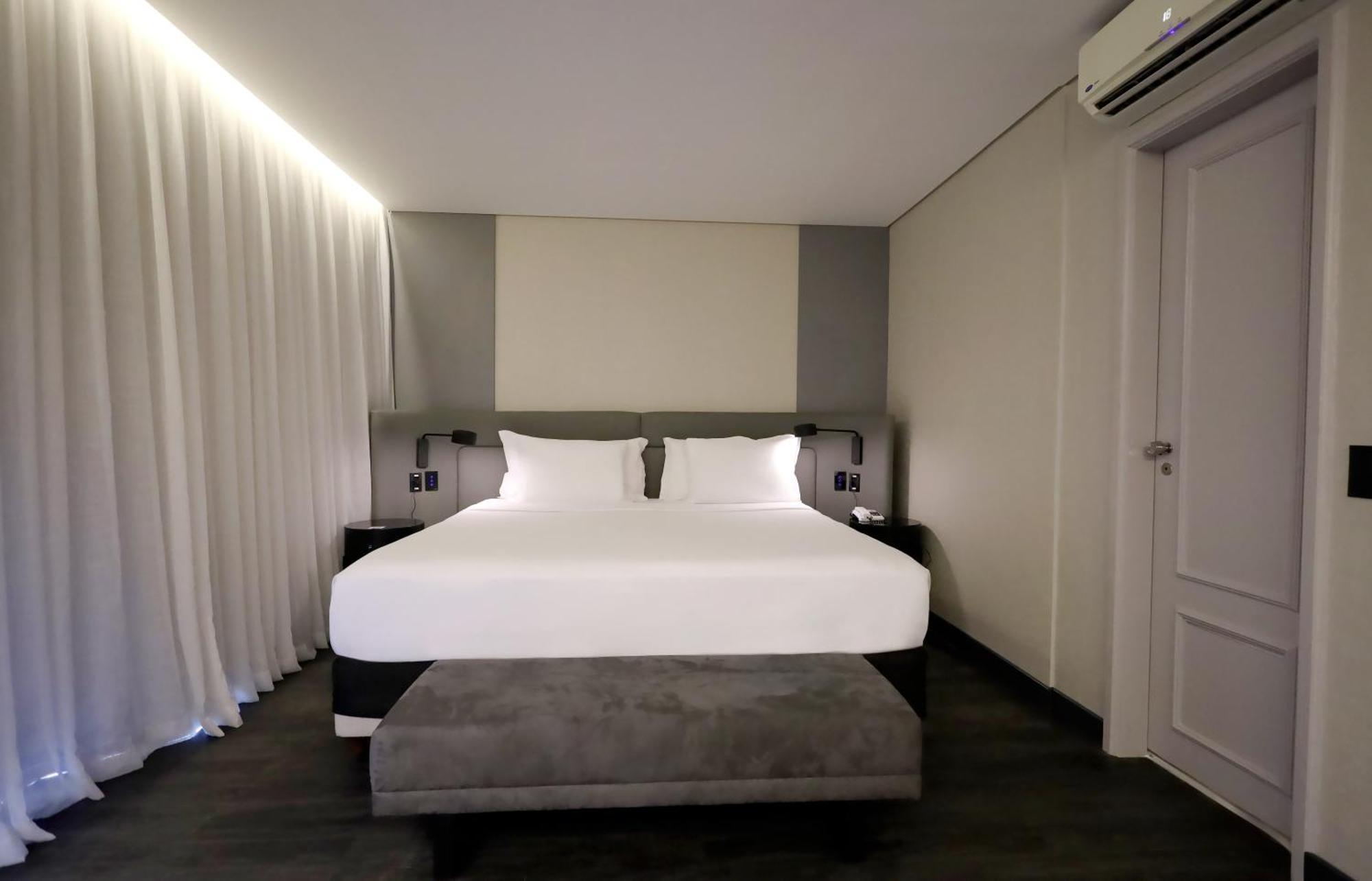 Radisson Oscar Freire Hotel São Paulo Eksteriør billede A bedroom at the hotel