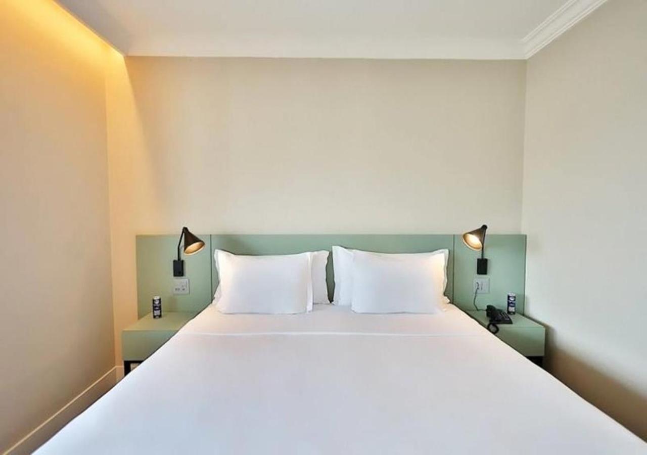 Radisson Oscar Freire Hotel São Paulo Eksteriør billede A bedroom at the hotel