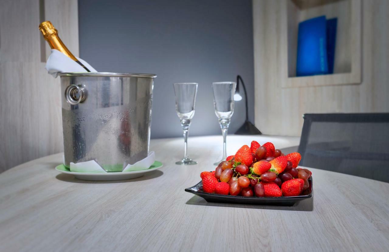Radisson Oscar Freire Hotel São Paulo Eksteriør billede A champagne bucket